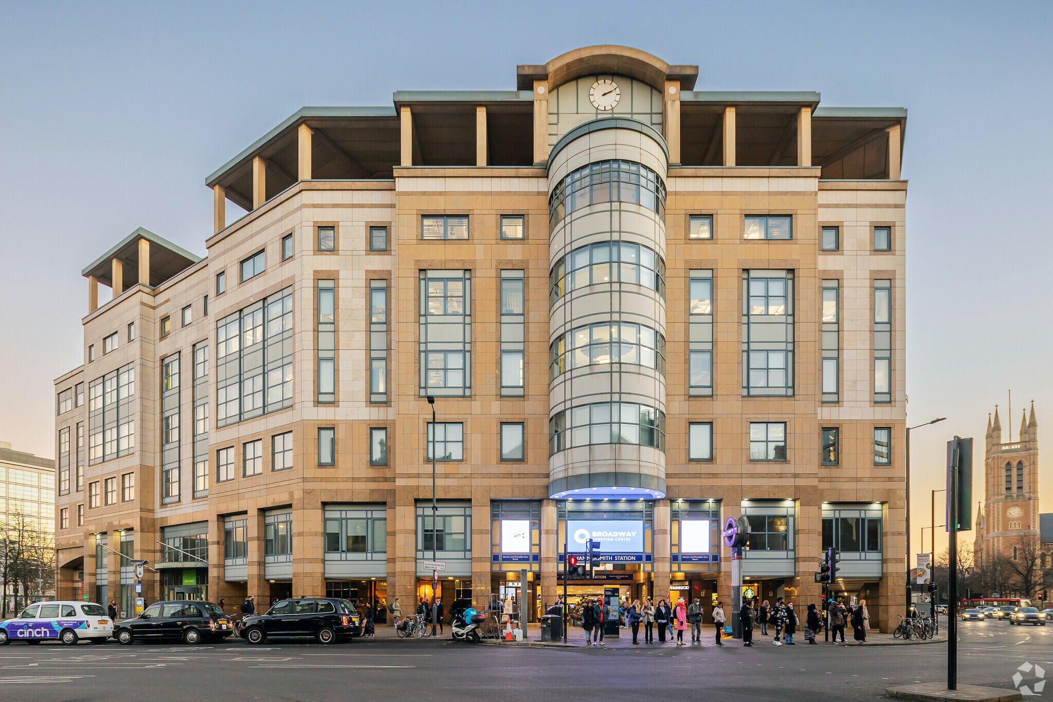 1 Hammersmith Broadway, London en alquiler Foto principal- Imagen 1 de 9