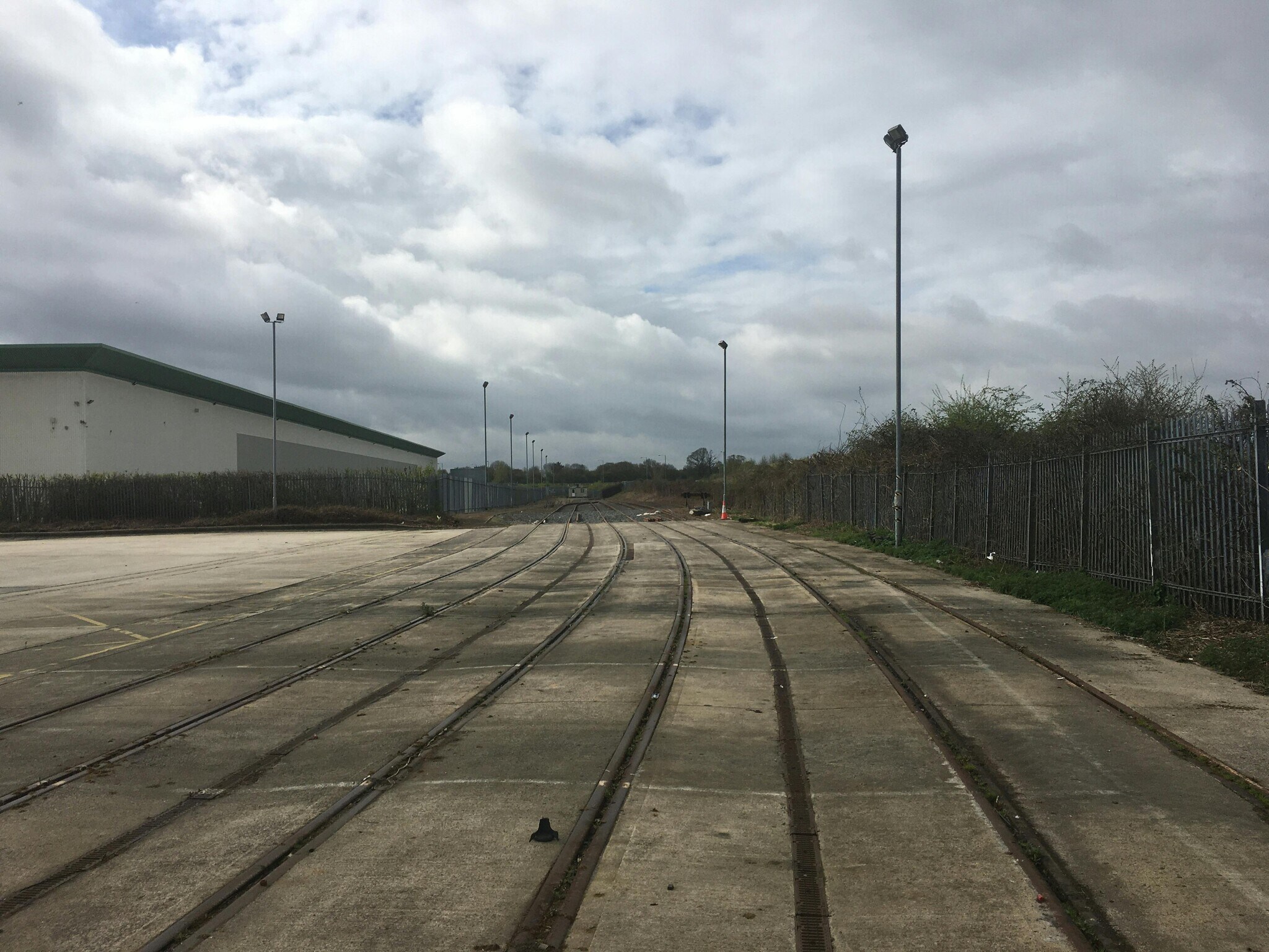 Thornhill Rd, South Marston en venta Foto del edificio- Imagen 1 de 2