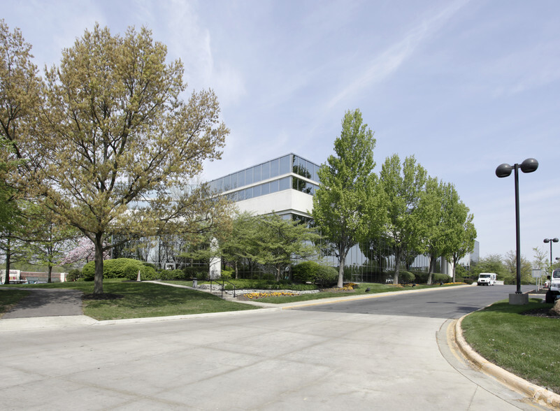 2500 Corporate Exchange Dr, Columbus, OH en venta - Foto del edificio - Imagen 3 de 23