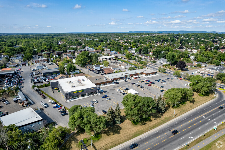 100-136 Boul Jacques-Bizard, Montréal, QC en alquiler - Vista aérea - Imagen 1 de 5