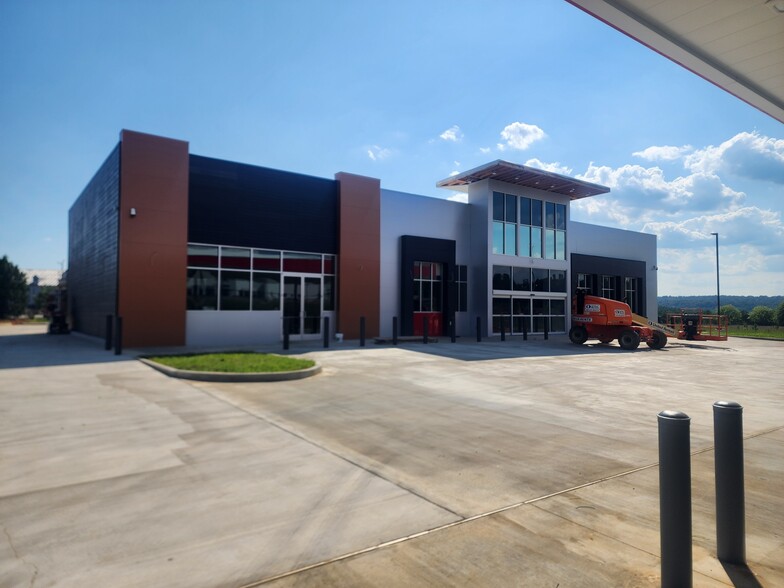 1010 Academy Dr, Bessemer, AL en alquiler - Foto del edificio - Imagen 1 de 5