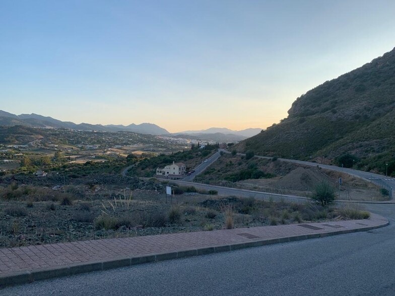 Calle Sierra Gorda, Alhaurín el Grande, Málaga en venta - Foto del edificio - Imagen 3 de 11