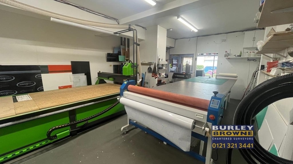 Moor St, West Bromwich, WMD B70 7AD - Unidad 3 -  - Foto del interior - Image 1 of 8