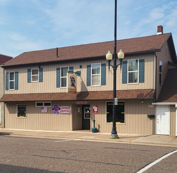 137 S Main St, Medford, WI en venta - Foto del edificio - Imagen 1 de 4