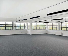 3 The Lakes, Northampton en alquiler Foto del edificio- Imagen 2 de 6