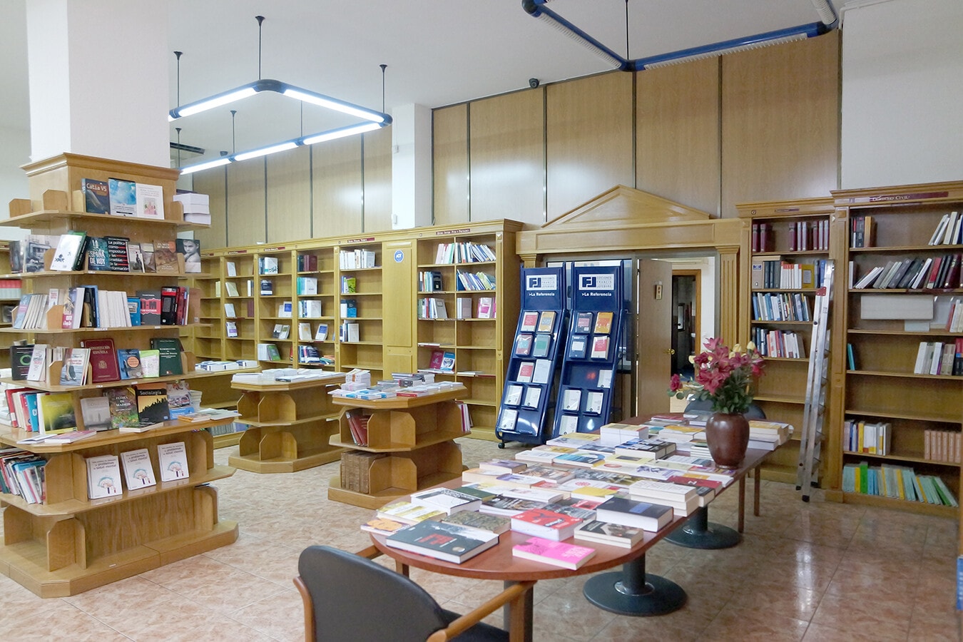 Madrid, MAD 28015 - - - Foto del interior - Image 2 of 6