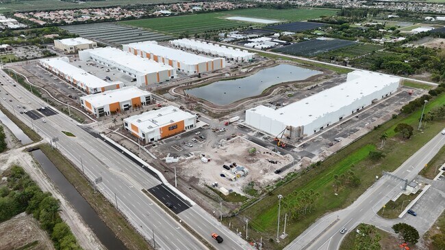 Más detalles de 8289 Boynton Beach Blvd, Boynton Beach, FL - Nave en alquiler