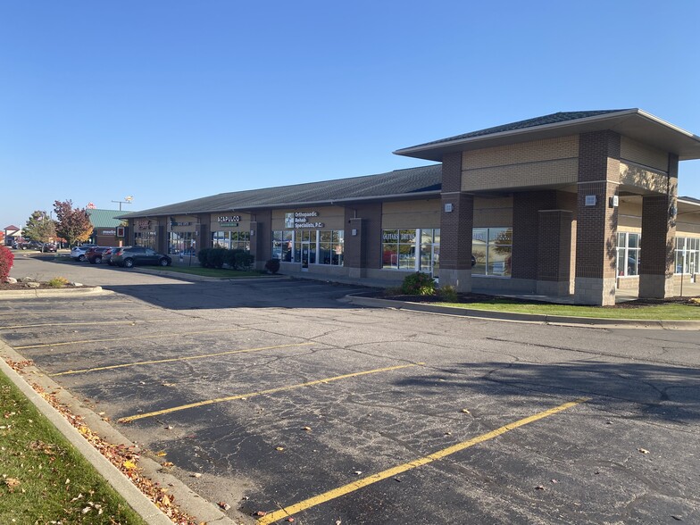 8741 W Saginaw Hwy, Lansing, MI en alquiler - Foto del edificio - Imagen 2 de 5