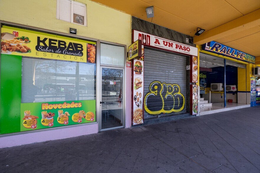 Avenida Juan Pablo II, 92, Granada, Granada en venta - Foto del edificio - Imagen 2 de 31