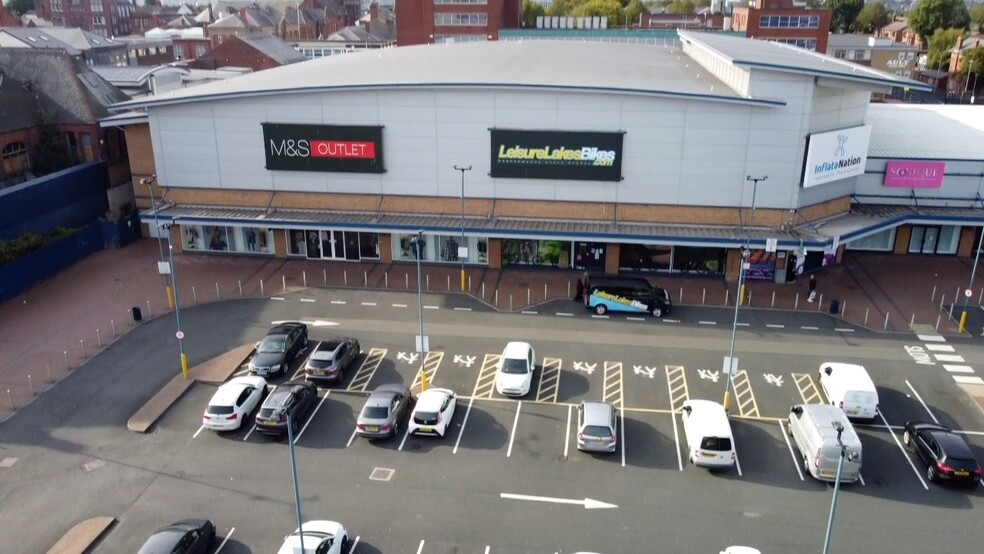 Astle Retail Park, West Bromwich en alquiler - Foto del edificio - Imagen 1 de 6