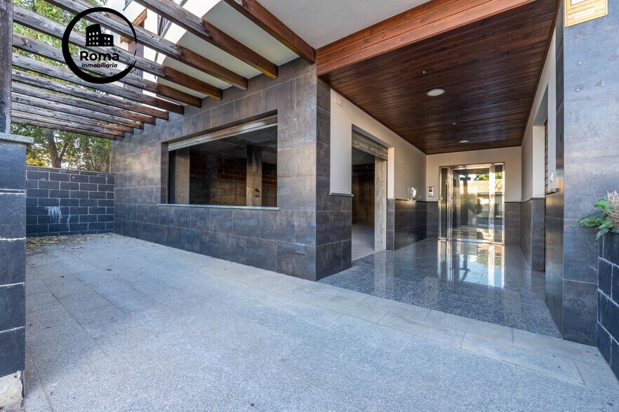 Local en Cájar en venta - Foto del edificio - Imagen 1 de 28