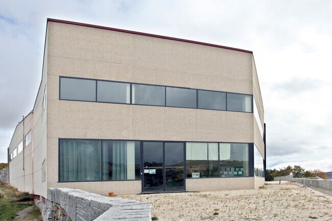 Más detalles de Camino Fábrica, s/n, Hoyocasero - Nave en venta