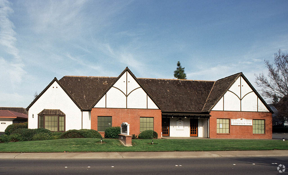 8035 Madison Ave, Citrus Heights, CA en alquiler - Foto del edificio - Imagen 2 de 42