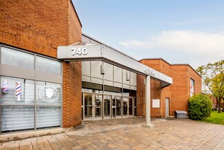 Más detalles de 740 Boul de la Côte-Vertu, Montréal, QC - Oficina en alquiler