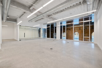 300 Kent Ave, Brooklyn, NY en alquiler Foto del interior- Imagen 2 de 9