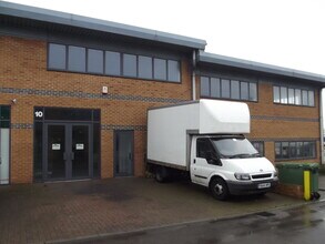 Bowman Ct, Royal Wootton Bassett en alquiler Foto del edificio- Imagen 1 de 12