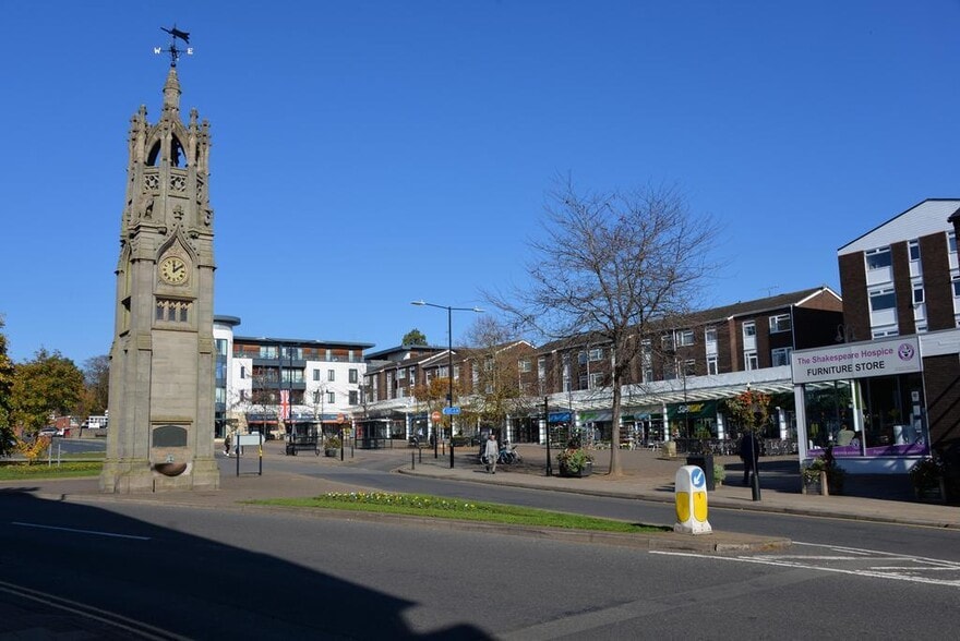 59 Abbey End, Kenilworth en venta - Foto del edificio - Imagen 2 de 15