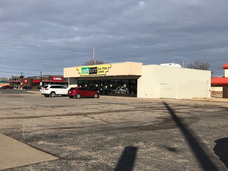 2412 W Pawnee St, Wichita, KS en alquiler - Foto del edificio - Imagen 1 de 6