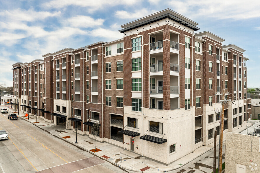 100 E Main St, Lewisville, TX en alquiler - Foto del edificio - Imagen 2 de 10