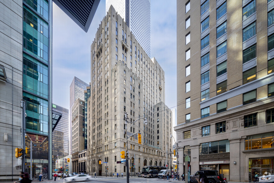 304-320 Bay St, Toronto, ON en alquiler - Foto del edificio - Imagen 1 de 11