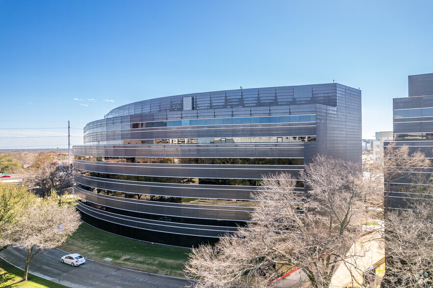 5050 Quorum Dr, Dallas, TX en alquiler - Foto del edificio - Imagen 2 de 5