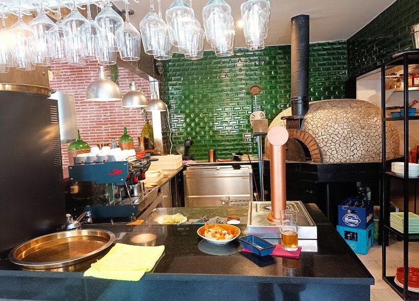 Calle de la Infanta Mercedes, Madrid, Madrid en alquiler - Foto del edificio - Imagen 1 de 6