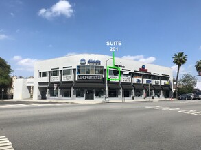 15053 Ventura Blvd, Van Nuys, CA en alquiler Foto del edificio- Imagen 1 de 5