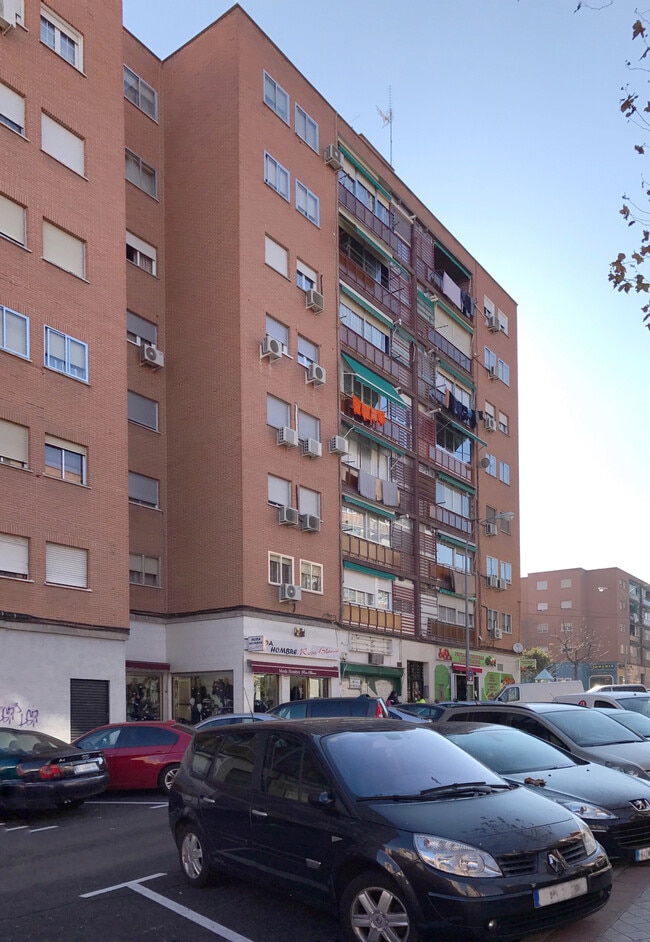 Más detalles de Calle Humera, 18, Fuenlabrada - Edificio residencial​ en venta