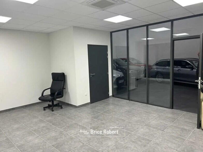 Flex en Chassieu en alquiler - Foto del edificio - Imagen 3 de 20