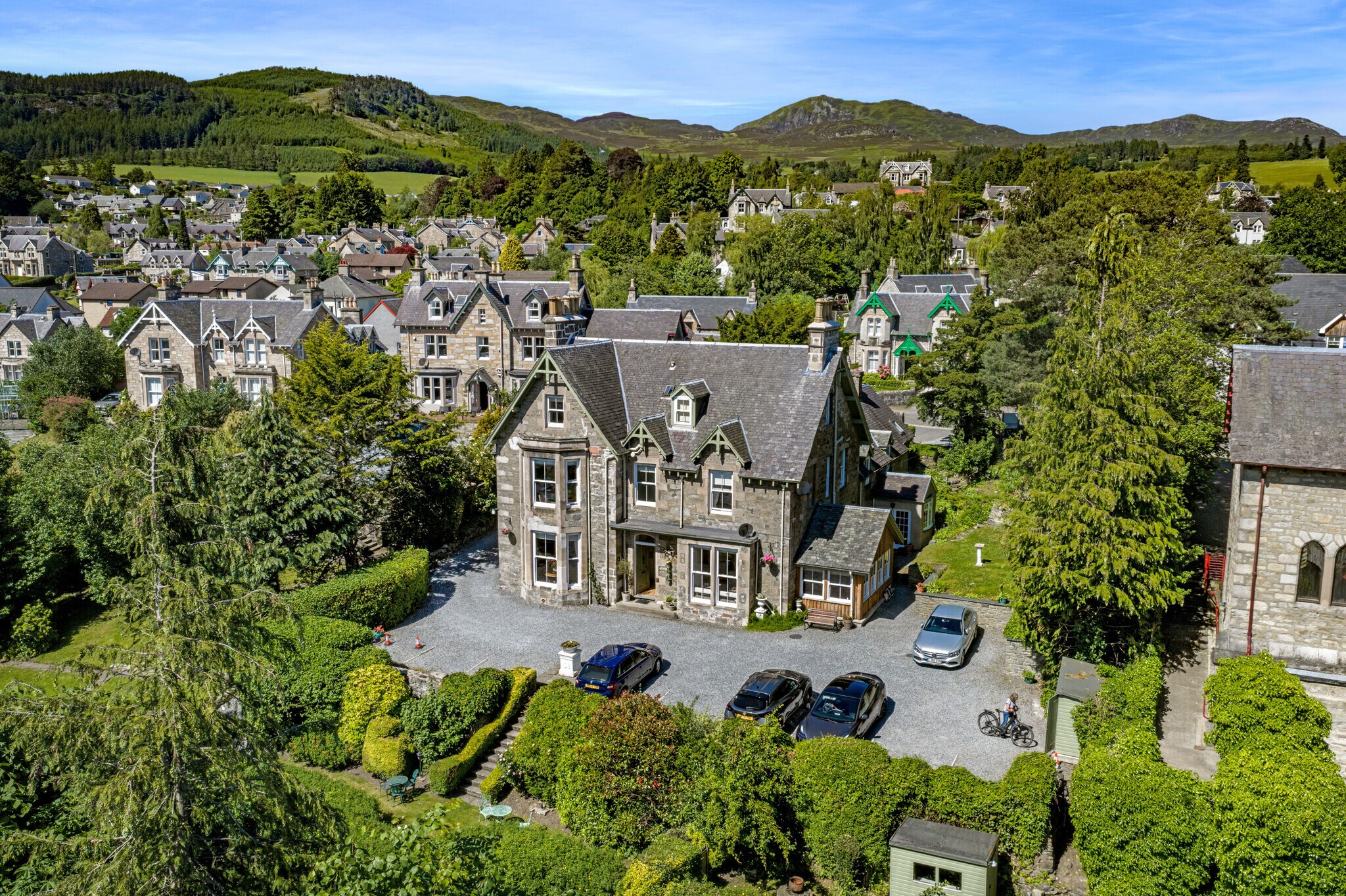 2 Lower Oakfield, Pitlochry en venta Foto del edificio- Imagen 1 de 20