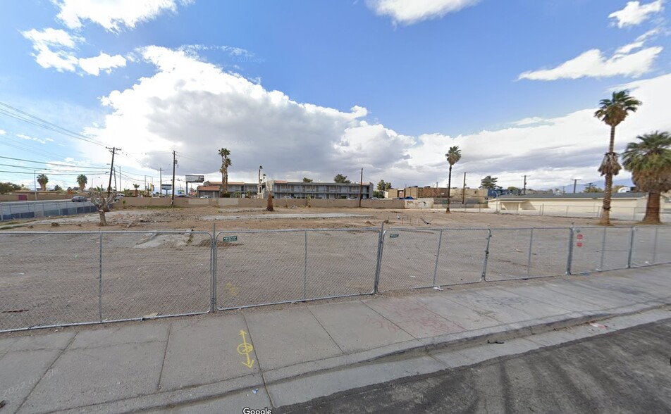 3839 Charleston Boulevard, Las Vegas, NV en venta - Foto del edificio - Imagen 3 de 4