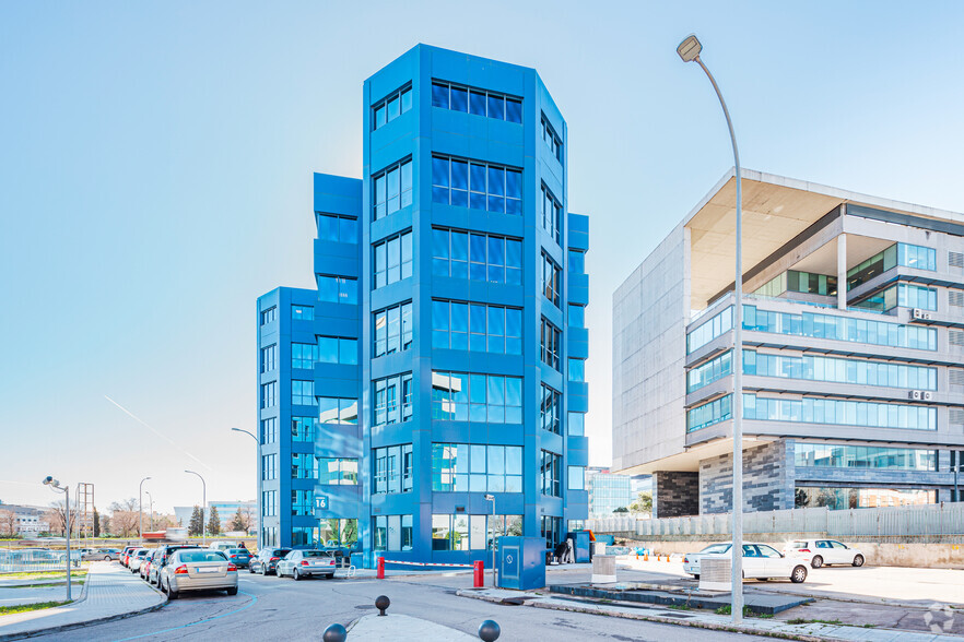 Avenida Sur de Barajas, 16, Madrid, Madrid en alquiler - Foto del edificio - Imagen 2 de 4