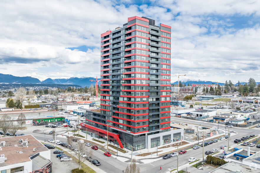 10626 City Pky, Surrey, BC en alquiler - Foto principal - Imagen 1 de 8