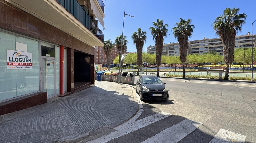 Local en Terrassa, Barcelona en alquiler - Foto del edificio - Imagen 2 de 6