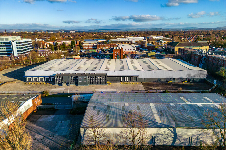 Oakhurst Dr, Stockport en alquiler - Foto del edificio - Imagen 3 de 42