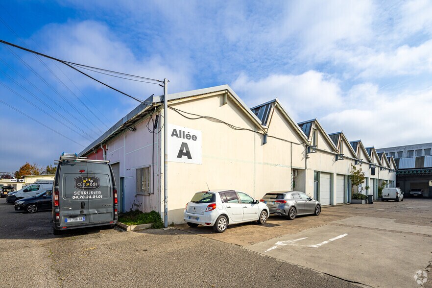 197 Avenue Francis De Pressensé, Vénissieux en alquiler - Foto del edificio - Imagen 2 de 3