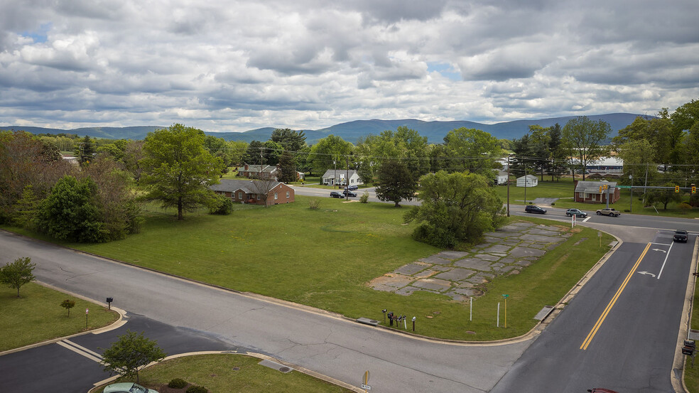 3318 Stuarts Draft Hwy, Stuarts Draft, VA en venta - Foto del edificio - Imagen 3 de 24