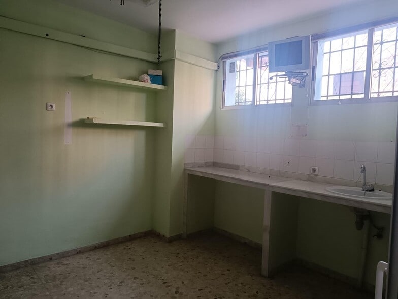 Local en Córdoba, Córdoba en alquiler - Foto del edificio - Imagen 3 de 7