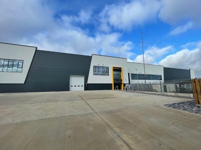 Unit 1-3 Tewin Rd, Welwyn Garden City en alquiler - Foto del edificio - Imagen 2 de 9