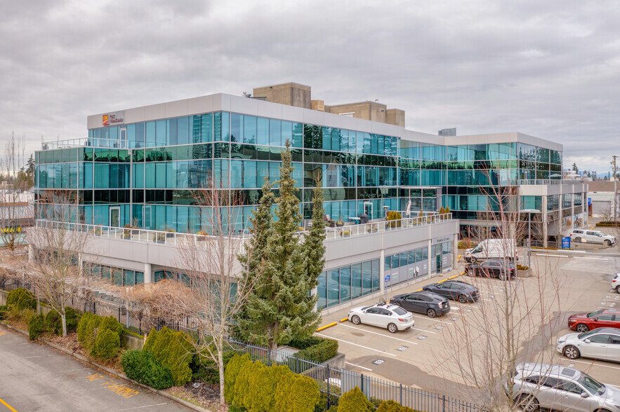 1688 152nd St, Surrey, BC en alquiler - Foto del edificio - Imagen 2 de 7