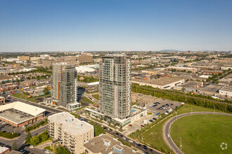 2100-2220 Sauvé Rue O, Mont-Royal, QC - VISTA AÉREA  vista de mapa