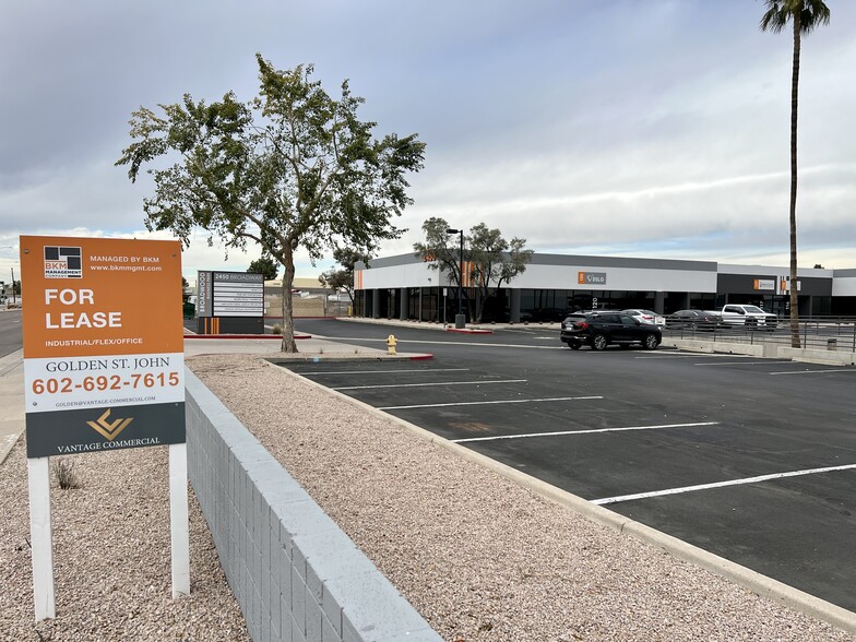 2450 W Broadway Rd, Mesa, AZ en alquiler - Foto del edificio - Imagen 3 de 9