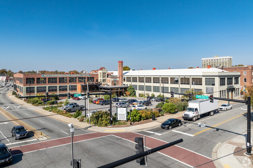 620 S Elm St, Greensboro, NC en alquiler - Foto del edificio - Imagen 1 de 27