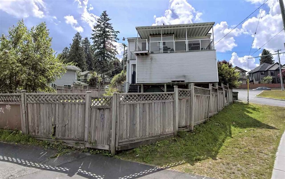 1985 Pitt River Rd, Port Coquitlam, BC en venta - Foto del edificio - Imagen 2 de 12