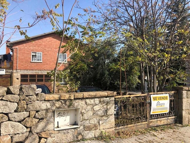 Más detalles de Zona centro, Hoyo de Manzanares - Terreno en venta