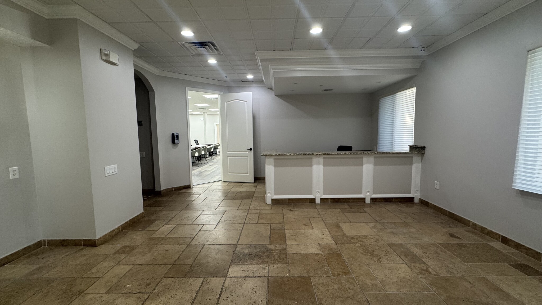 2300 SE Monterey Rd, Stuart, FL en alquiler Foto del interior- Imagen 1 de 14