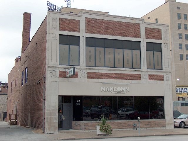 315 W 4th St, Davenport, IA en venta - Foto del edificio - Imagen 2 de 17