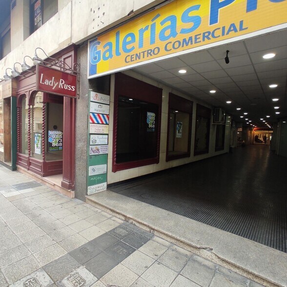 Calle Marqués de Pidal, 8, Oviedo, Asturias en alquiler - Foto del edificio - Imagen 2 de 25