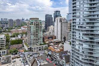 70 Yorkville Ave, Toronto, ON - VISTA AÉREA  vista de mapa