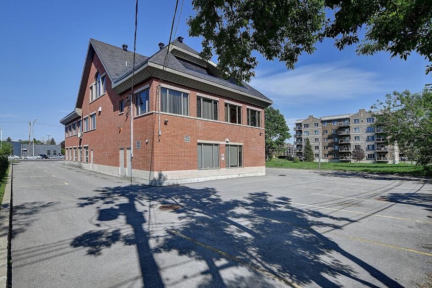 4080 Boul Des Sources, Dollard-des-Ormeaux, QC en venta - Foto del edificio - Imagen 3 de 3